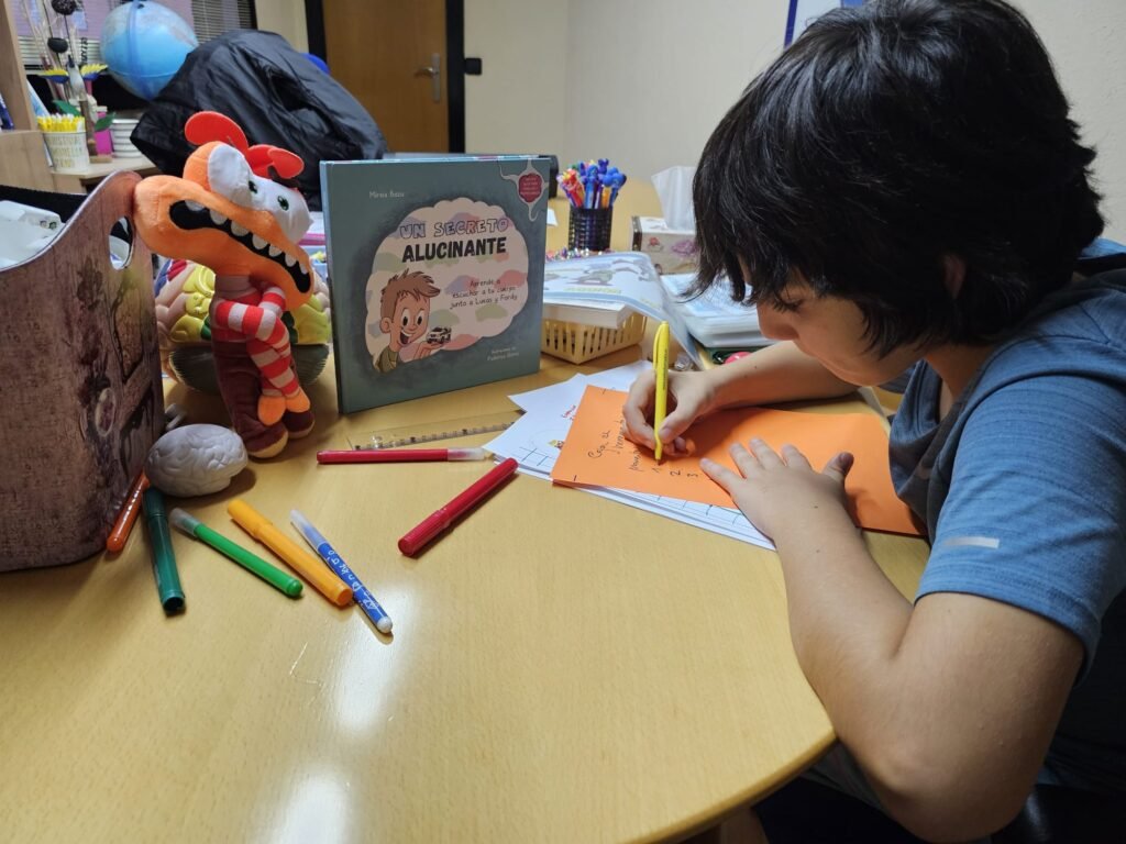 Consulta con niños y adolescentes 1 Padresformados.es archivo: WhatsApp Image 2025 10 28 at 13.48.49