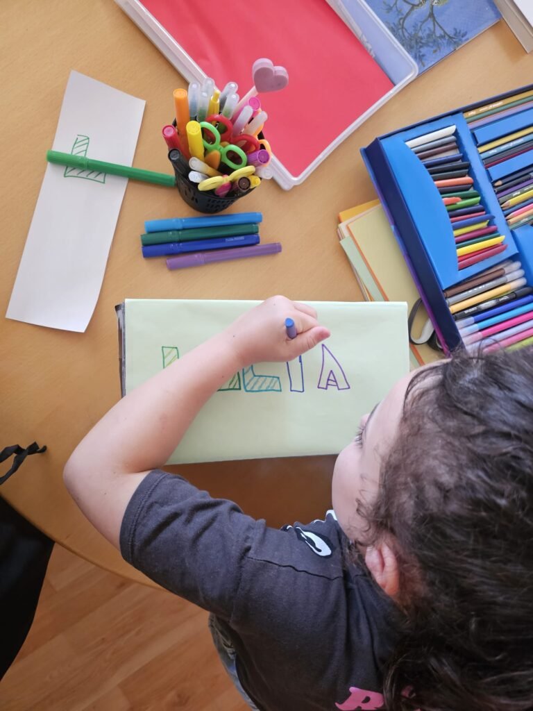 Consulta con niños y adolescentes 3 Padresformados.es archivo: WhatsApp Image 2025 10 28 at 13.48.50 7