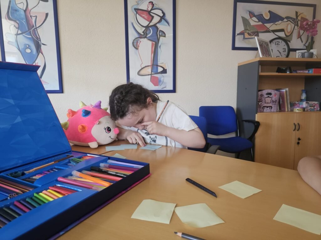 Consulta con niños y adolescentes 22 Padresformados.es archivo: WhatsApp Image 2025 10 28 at 13.48.51 8