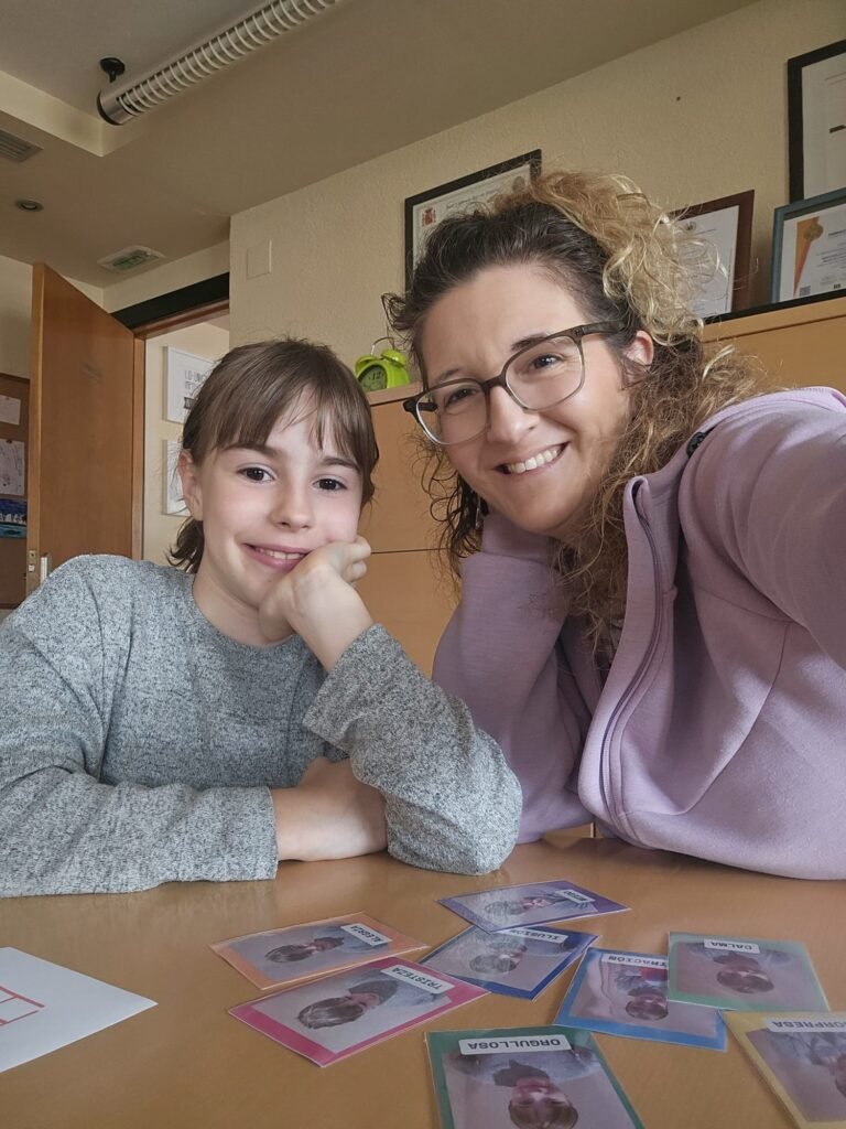 Consulta con niños y adolescentes 1 Padresformados.es archivo: WhatsApp Image 2025 10 28 at 22.52.34