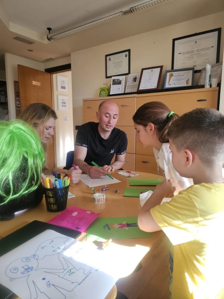 Consulta con niños y adolescentes 24 Padresformados.es archivo: WhatsApp Image 2025 10 28 at 22.54.18