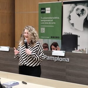 Uned-Infancia bien tratada, adolescencia bien encaminada. 6 Uned-conferencia-LeticiaGarcés