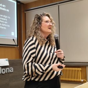 Uned-Infancia bien tratada, adolescencia bien encaminada. 5 Uned-conferencia-LeticiaGarcés