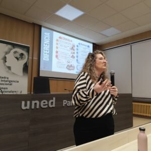 Uned-Infancia bien tratada, adolescencia bien encaminada. 3 Uned-conferencia-LeticiaGarcés