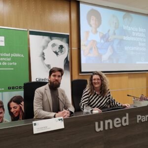 Uned-Infancia bien tratada, adolescencia bien encaminada. 8 Uned-conferencia-LeticiaGarcés